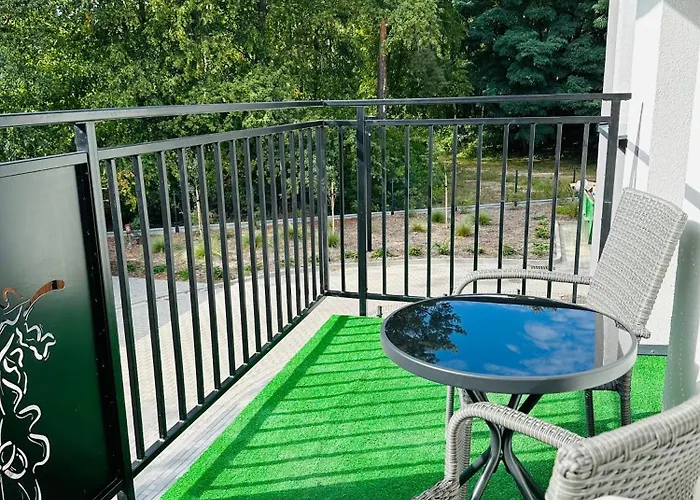 Debowa 8 Lesny Zakatek * Milicz